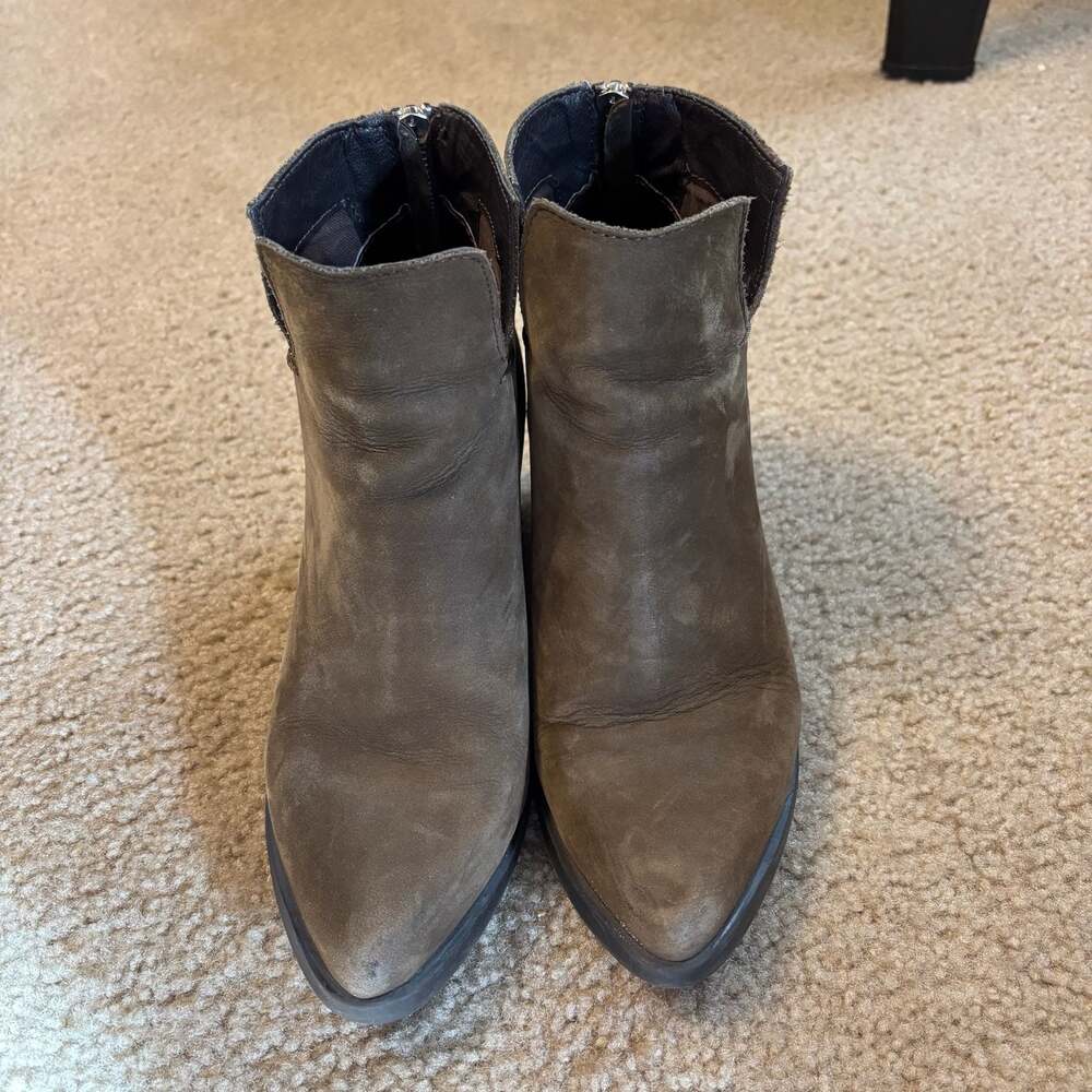 Steve Madden Brown Suede V-Cut Back Zip Ankle Booties